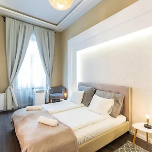 Appartamento Spacious Luxury At The Heart Of, Budapest